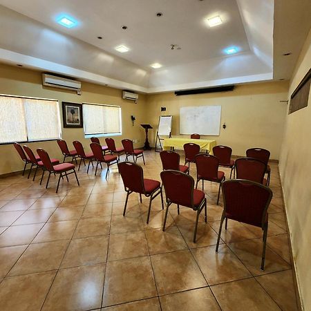 Altamont West Hotel Монтего Бей Екстериор снимка