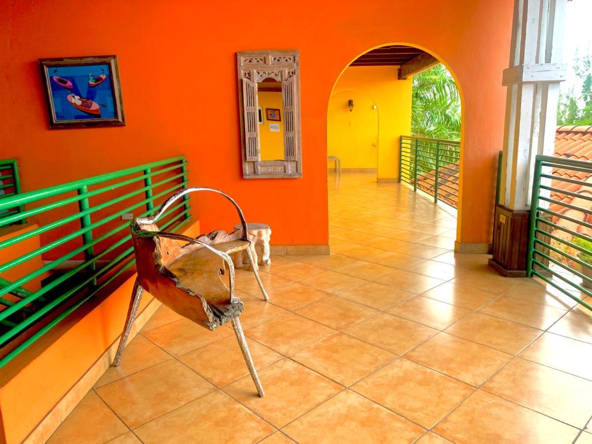 Altamont West Hotel Монтего Бей Екстериор снимка