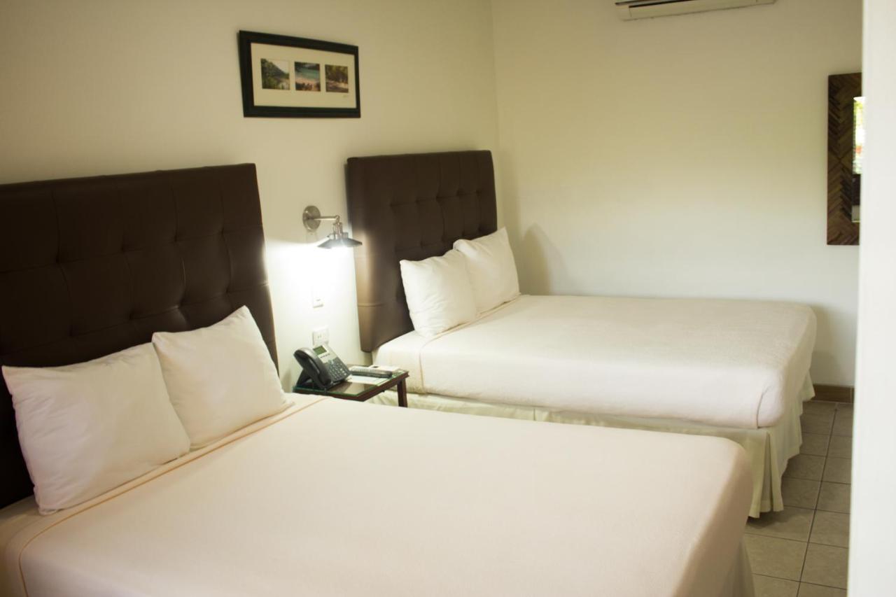 Altamont West Hotel Монтего Бей Екстериор снимка