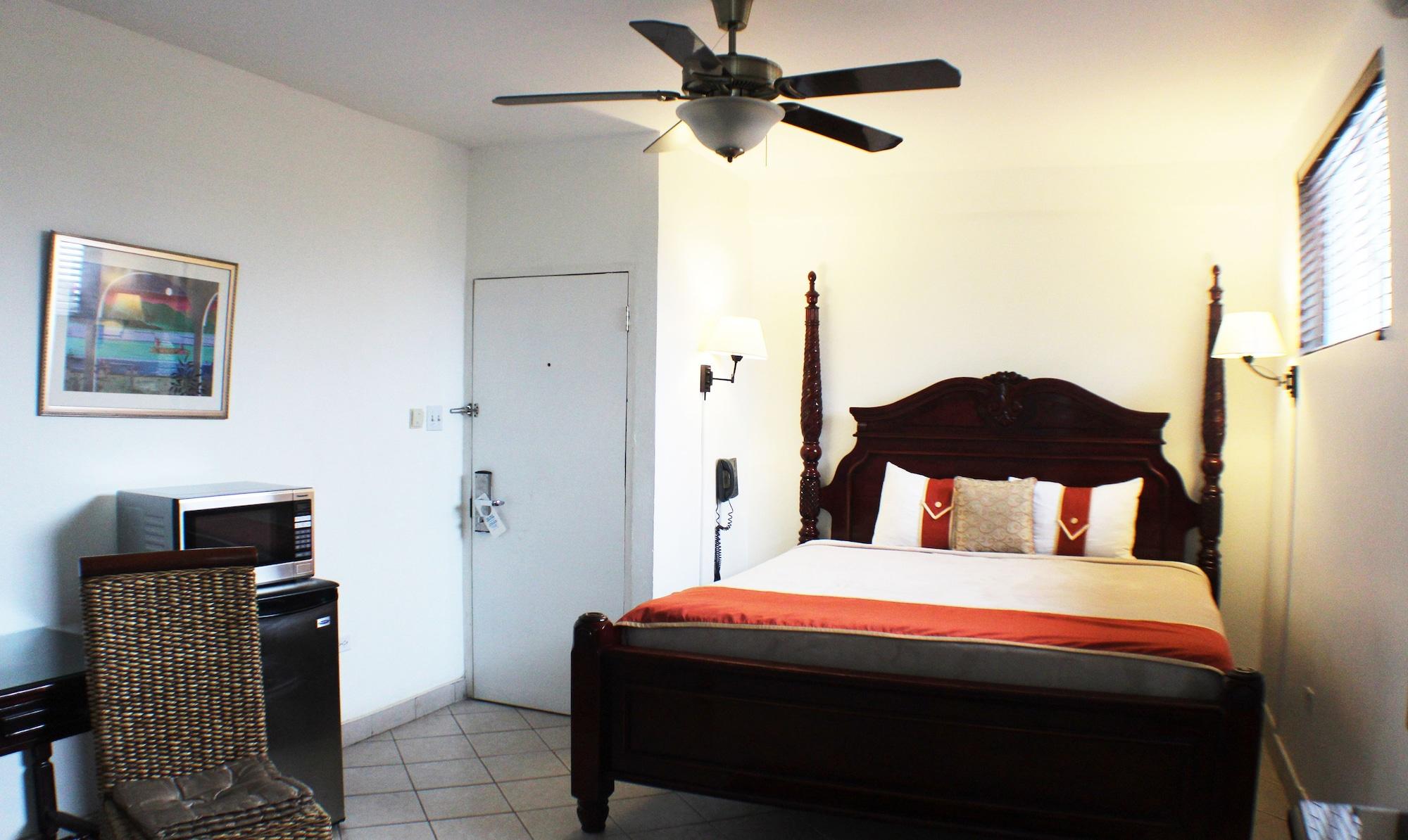 Altamont West Hotel Монтего Бей Екстериор снимка