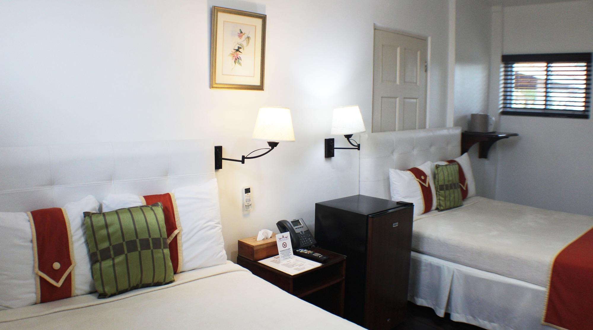 Altamont West Hotel Монтего Бей Екстериор снимка