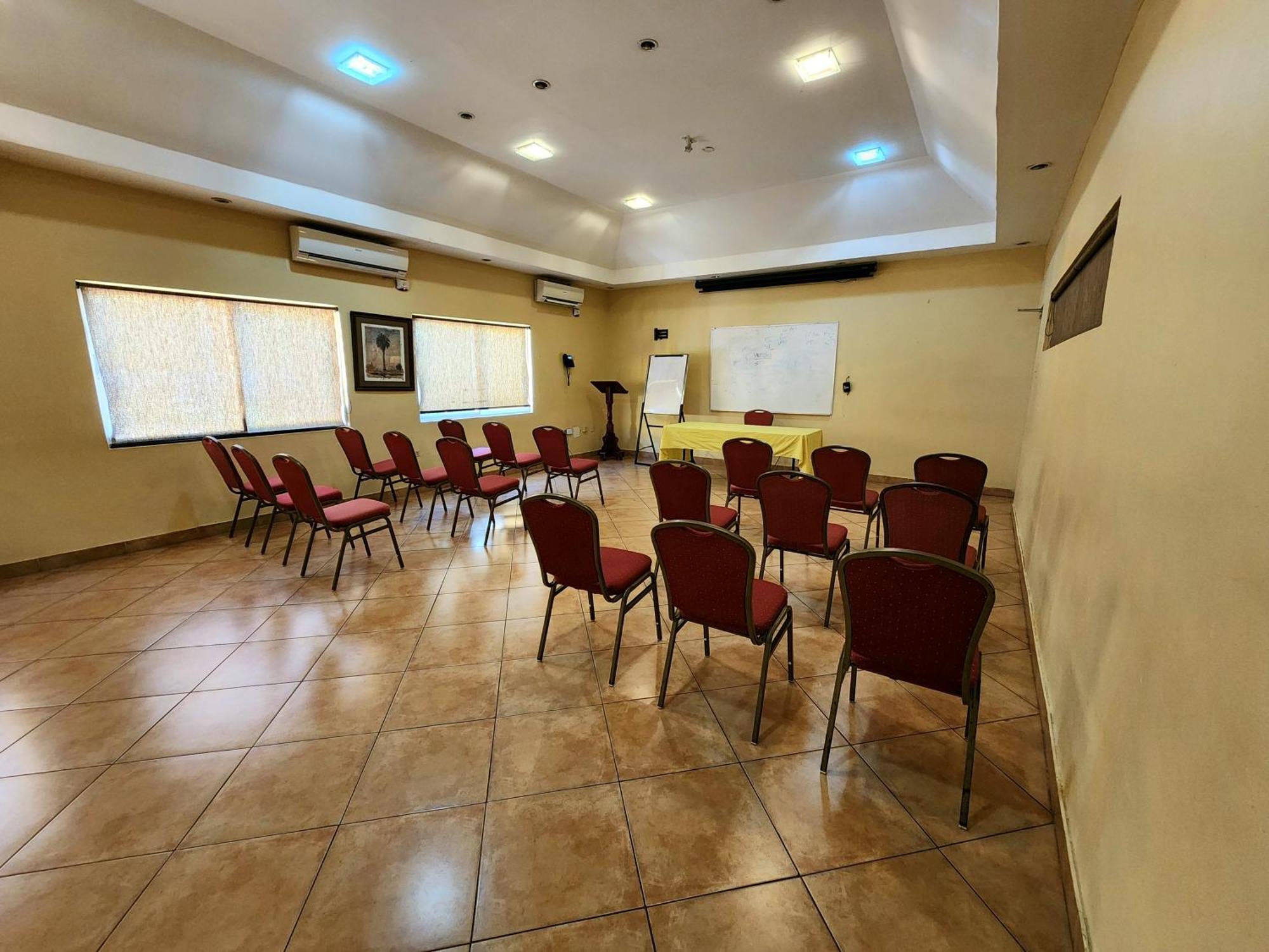 Altamont West Hotel Монтего Бей Екстериор снимка