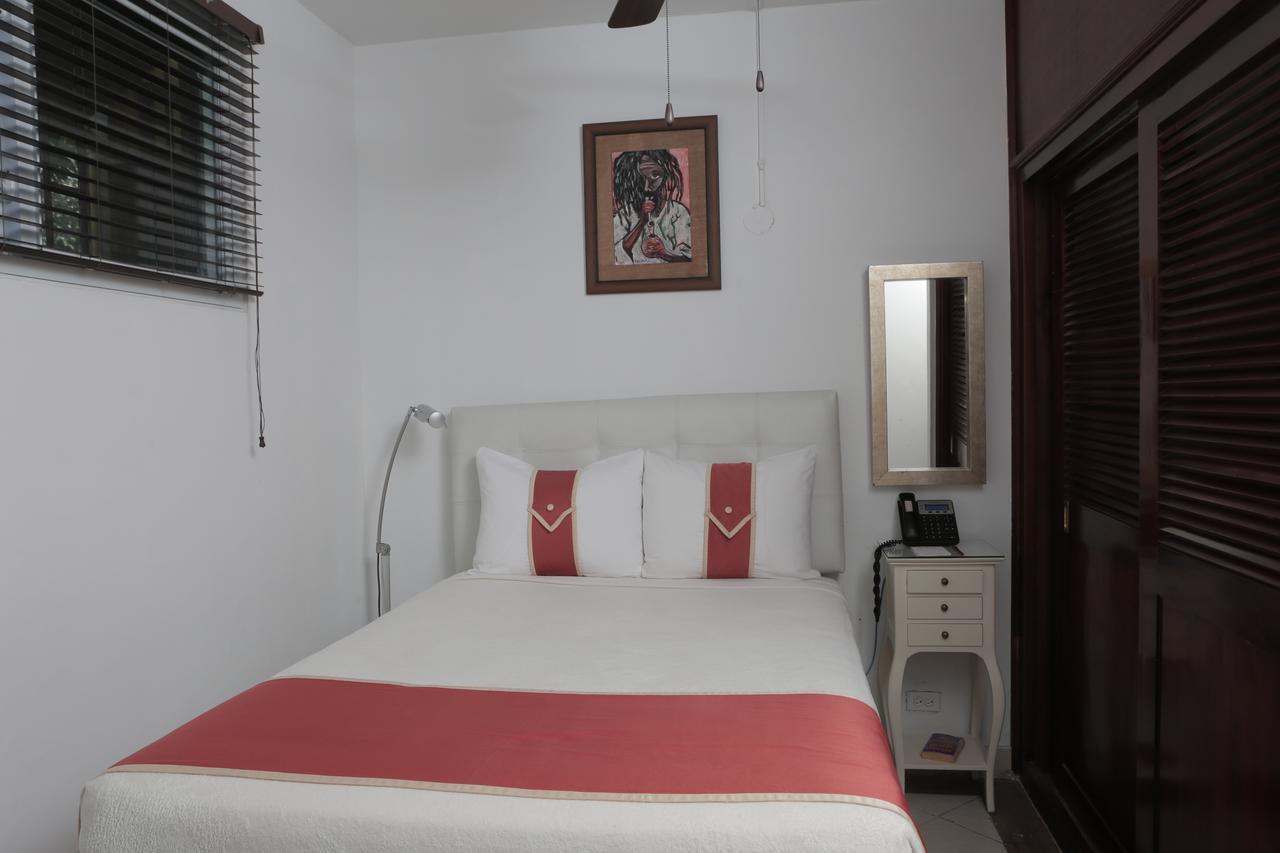 Altamont West Hotel Монтего Бей Екстериор снимка