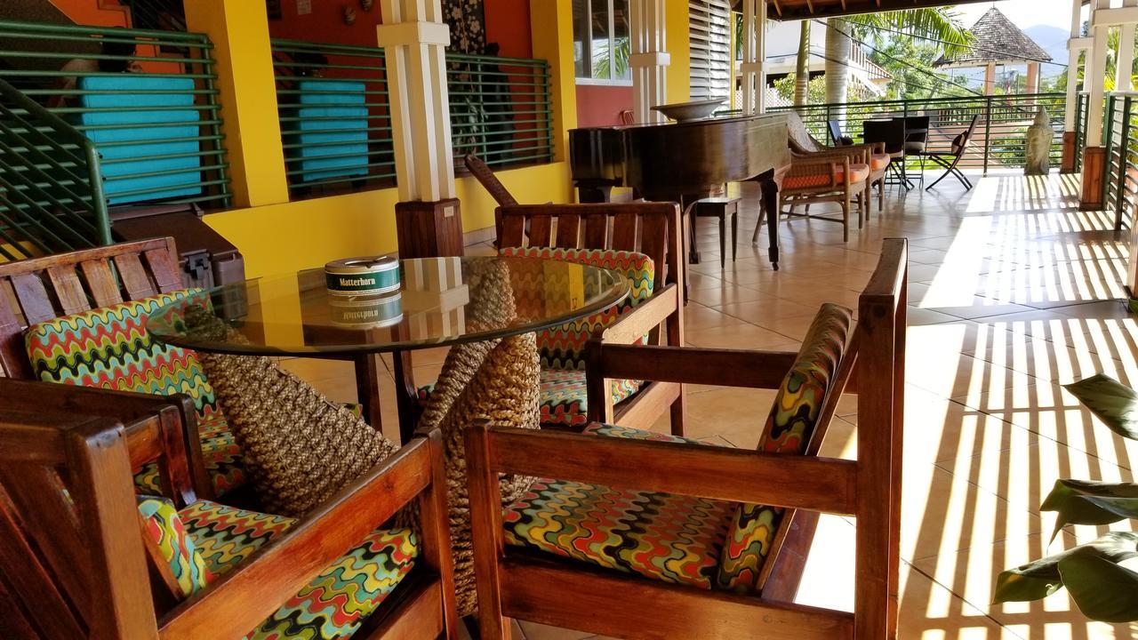 Altamont West Hotel Монтего Бей Екстериор снимка