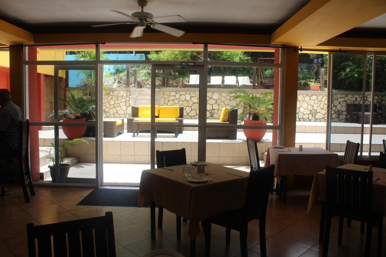 Altamont West Hotel Монтего Бей Екстериор снимка