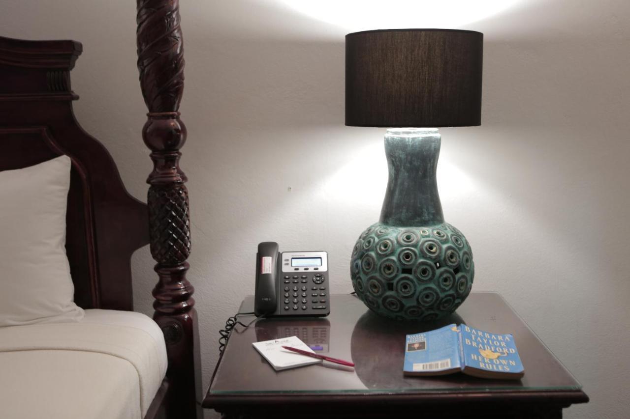 Altamont West Hotel Монтего Бей Екстериор снимка