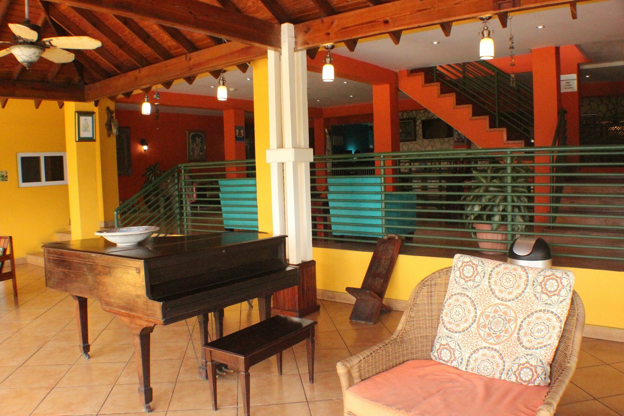 Altamont West Hotel Монтего Бей Екстериор снимка